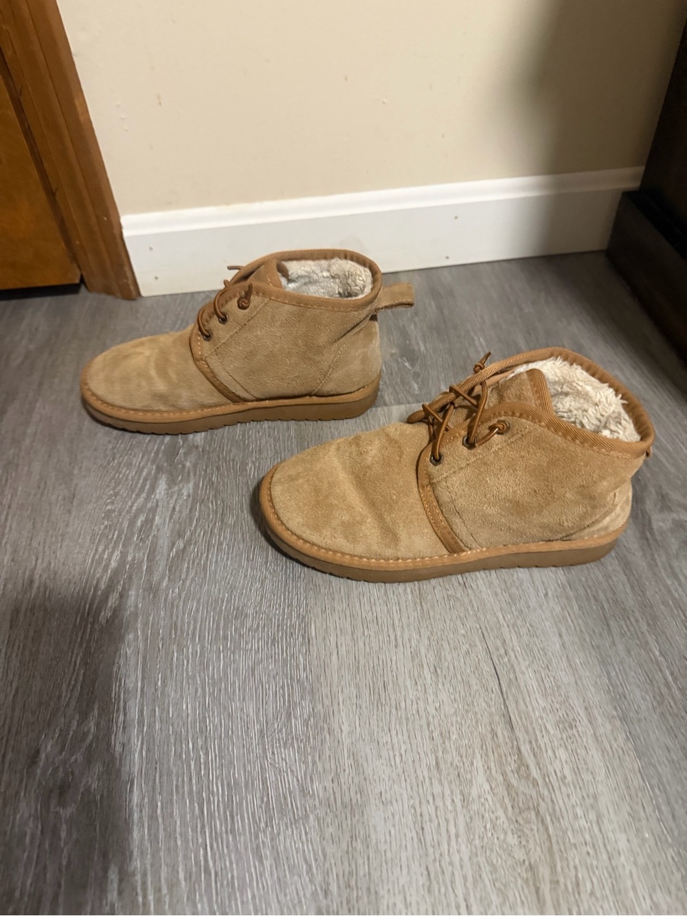 Aspen Women’s Size 7 Tan Faux Suede Sherpa Lined Lace Up Ankle Boots